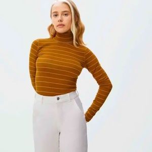Supima® Micro-Rib Turtleneck Sweater - Toasted
Almond/White